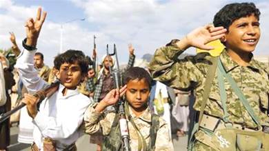 صورة متداولة على مواقع التواصل الاجتماعي لأطفال يمنيين جندتهم الميليشيات الحوثية